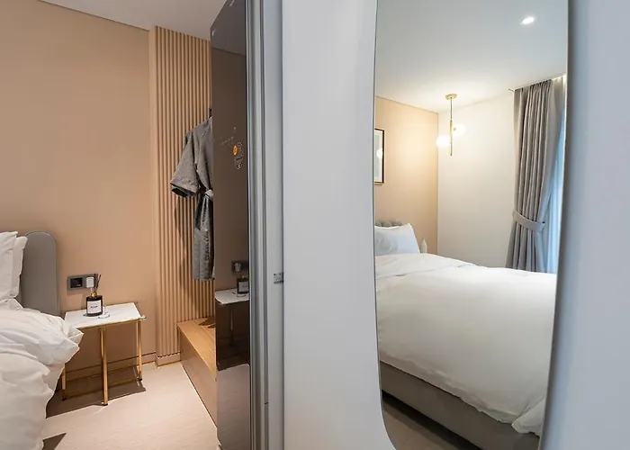 Hotel Brown Dot Yeoksam